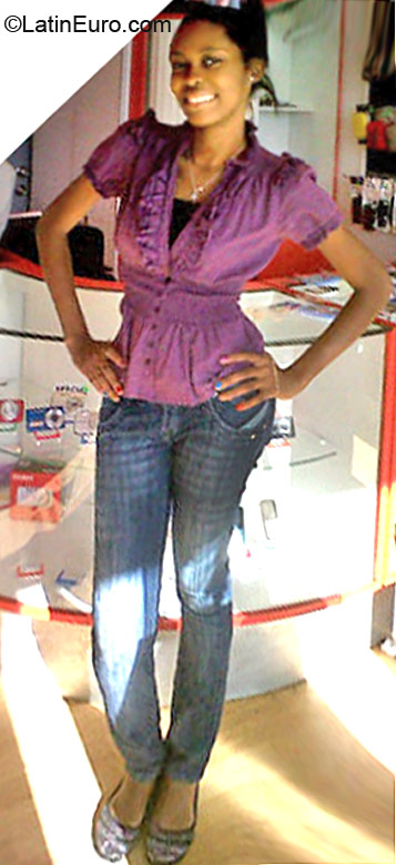 Date this foxy Curacao girl Zeneida from  CB6