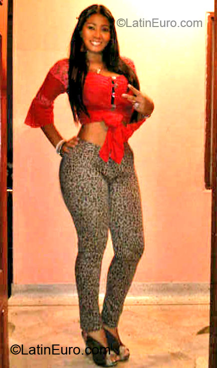 Date this hard body Colombia girl Maria fernanda from Cali CO10794