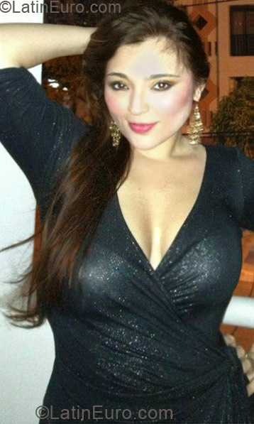 Date this passionate Colombia girl Elizabeth from Santa Marta CO10827