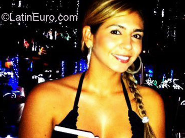 Date this pretty Colombia girl MARIA from Bucaramanga CO10850