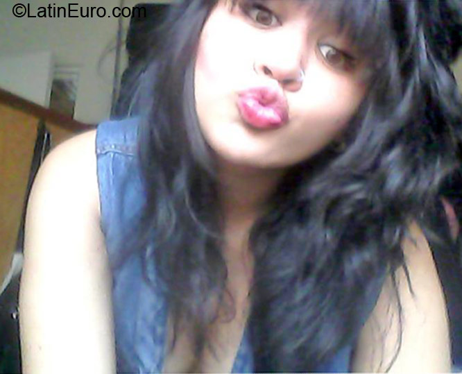 Date this hard body Colombia girl Paola from Bogota CO10859