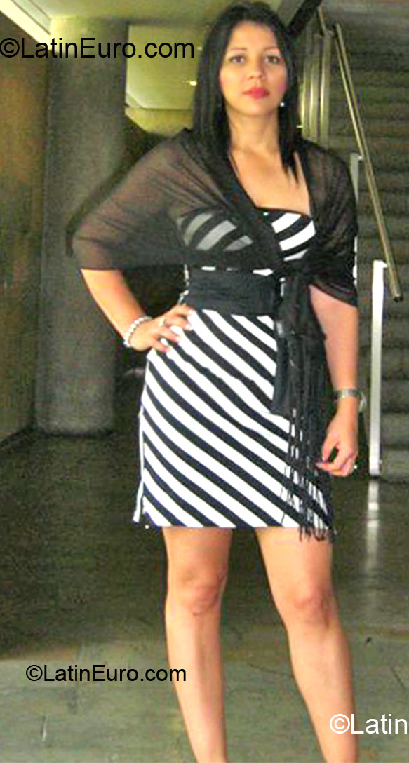 Date this exotic Colombia girl Paola from Medellin CO10885