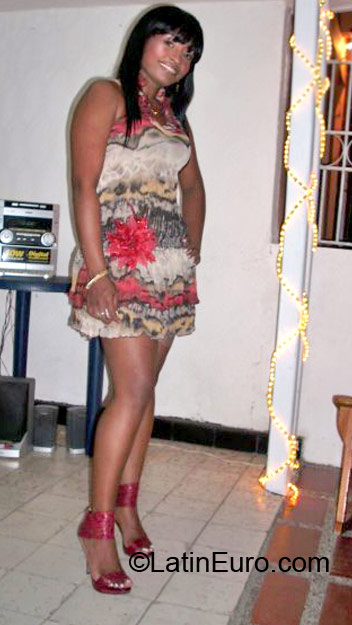 Date this lovely Colombia girl Dilma from Cartagena CO10903