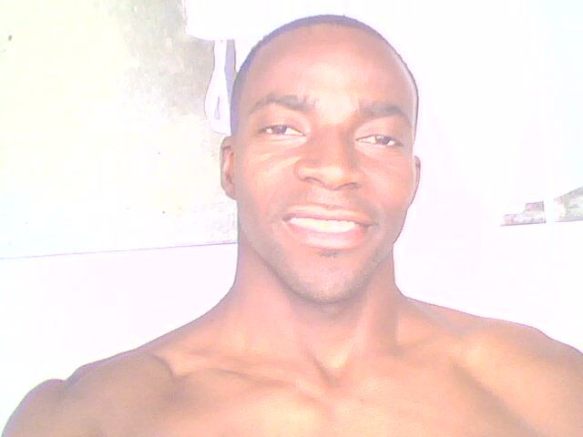 Date this hot Colombia man Yancarlos garib from Cali CO11081