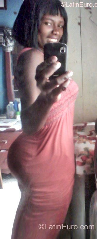 Date this sultry Jamaica girl Suzinnett from St. Ann JM658