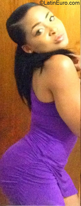 Date this fun Jamaica girl Shelly from Kingston JM1080