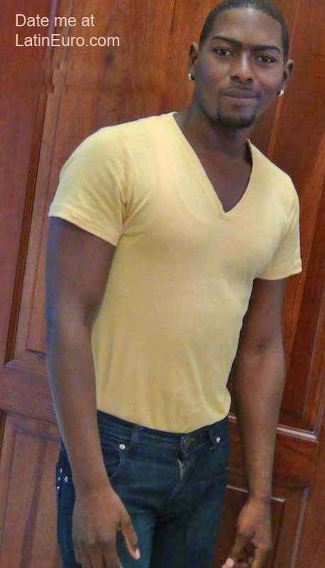 Date this voluptuous Dominican Republic man Manuel from Santo Domingo DO12285