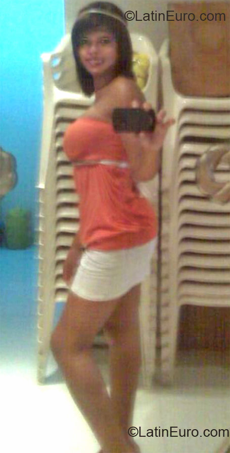 Date this nice looking Colombia girl Diana Carolina from Cali CO11282