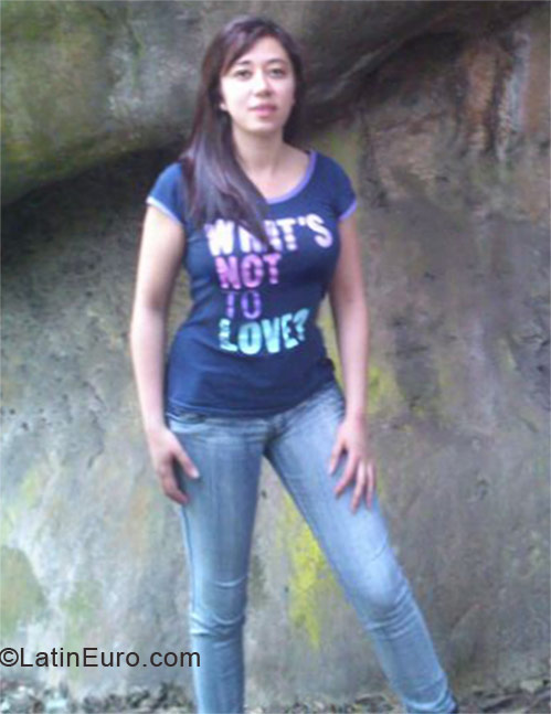 Date this cute Colombia girl Carolina from Bogota CO11295