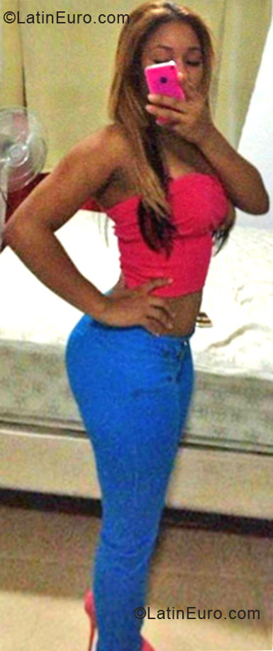Date this sensual Dominican Republic girl Elizabeth from Bonao DO33285