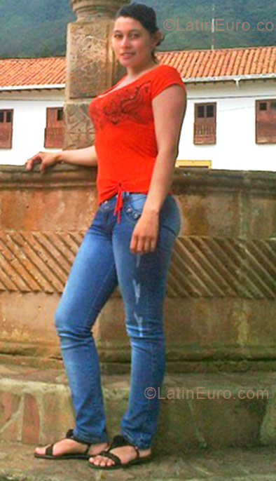 Date this foxy Colombia girl Aydibe from Bogota CO11314