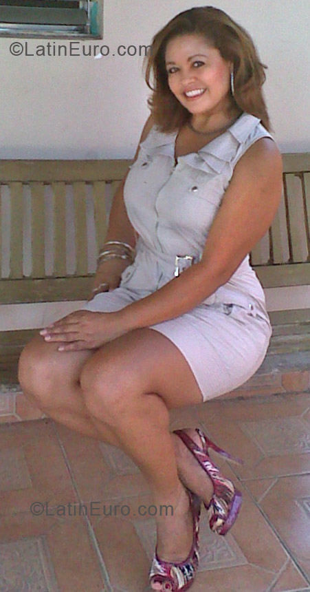 Date this attractive Panama girl Damaris from Panama City PA327