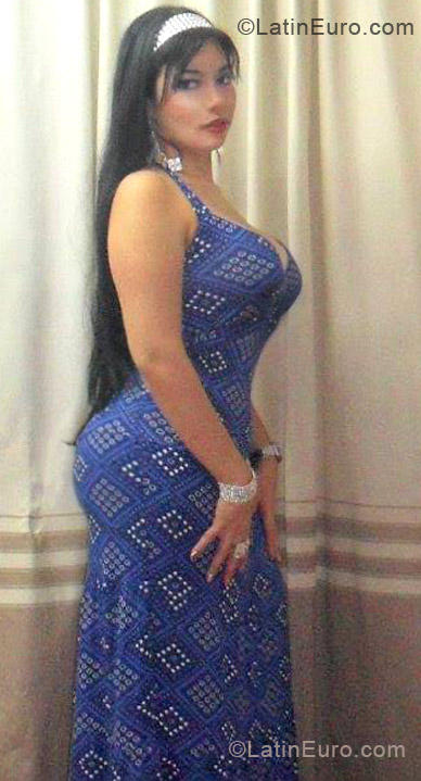 Date this voluptuous Colombia girl Jenni from Medellin CO11445