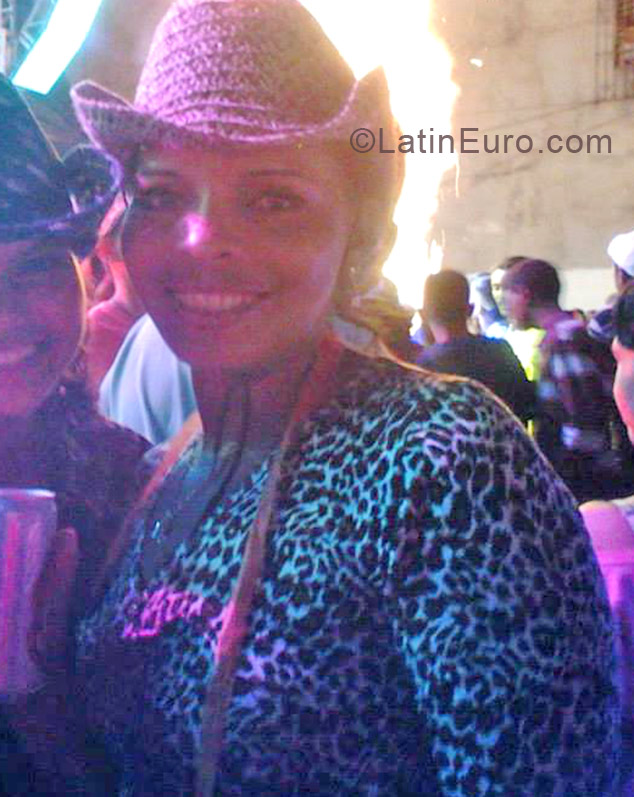 Date this passionate Brazil girl Valdireni from Belem BR7169