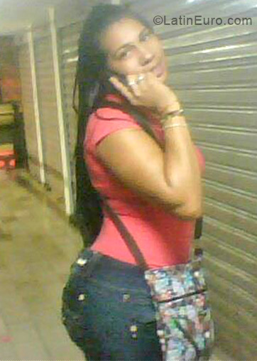 Date this beautiful Colombia girl Violeta from Cali CO11491