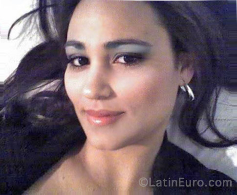 Date this charming Brazil girl Nicole from Sao Paulo BR7229