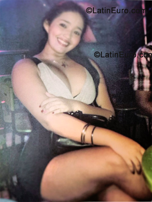 Date this beautiful Colombia girl Paola from Barranquilla CO11650