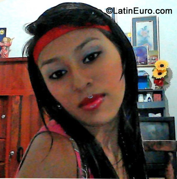 Date this hard body Colombia girl Katerine from Neiva CO11694