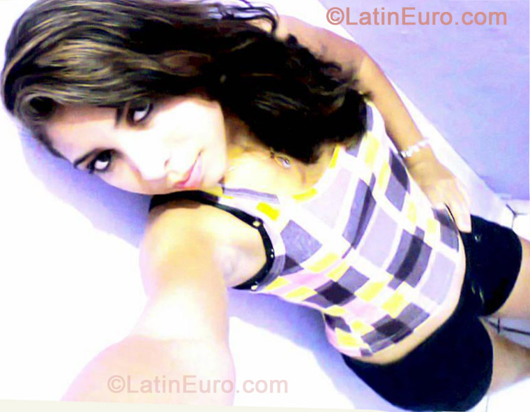 Date this good-looking Brazil girl Yara from Belem BR7276