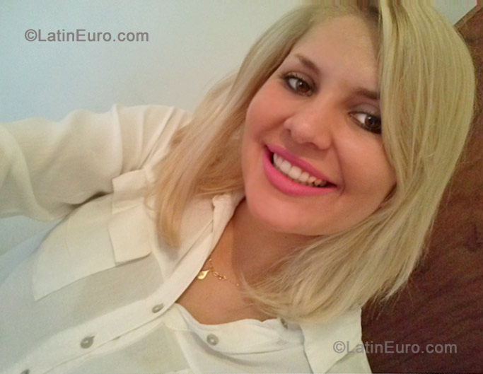 Date this passionate Brazil girl Tatiane from Pla nalto BR7284
