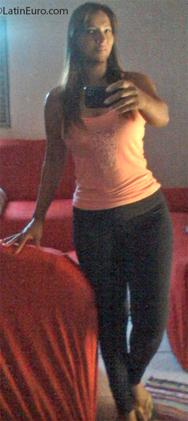 Date this sultry Brazil girl Aparecida from Uberlandia BR7316