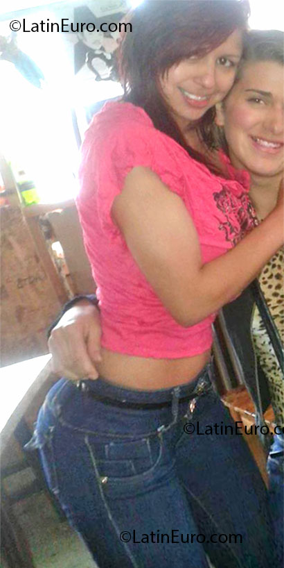 Date this lovely Colombia girl Andrea from Bogota CO11925