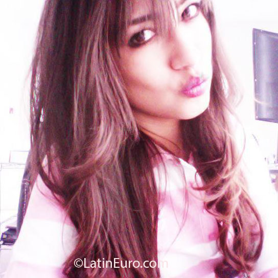 Date this happy Mexico girl Lorena from Villahermosa MX827