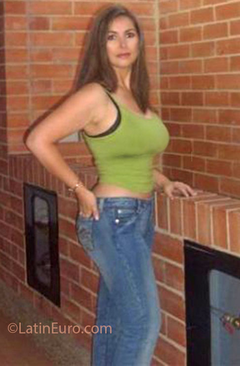 Date this hot Colombia girl Ruth from Bogota CO19126