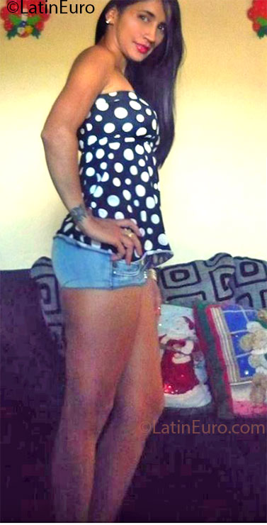 Date this passionate Colombia girl Linda Ulloa from Armenia CO11959
