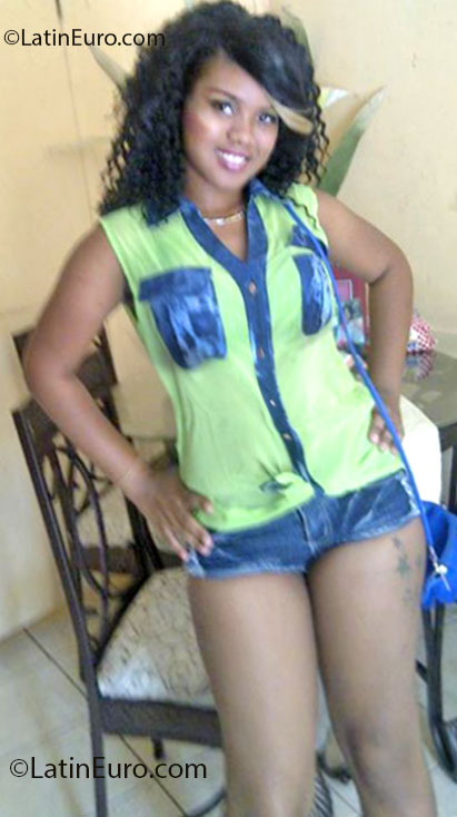 Date this athletic Jamaica girl Tracey from Montego Bay JM956