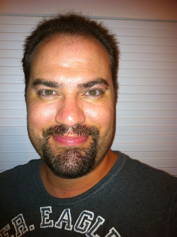 Date this voluptuous United States man Wes from Kona US13895