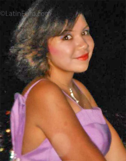 Date this fun Mexico girl Stefani from Morelia MX862