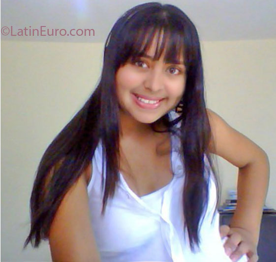 Date this delightful Colombia girl Rossaly from Bucaramanga CO12191