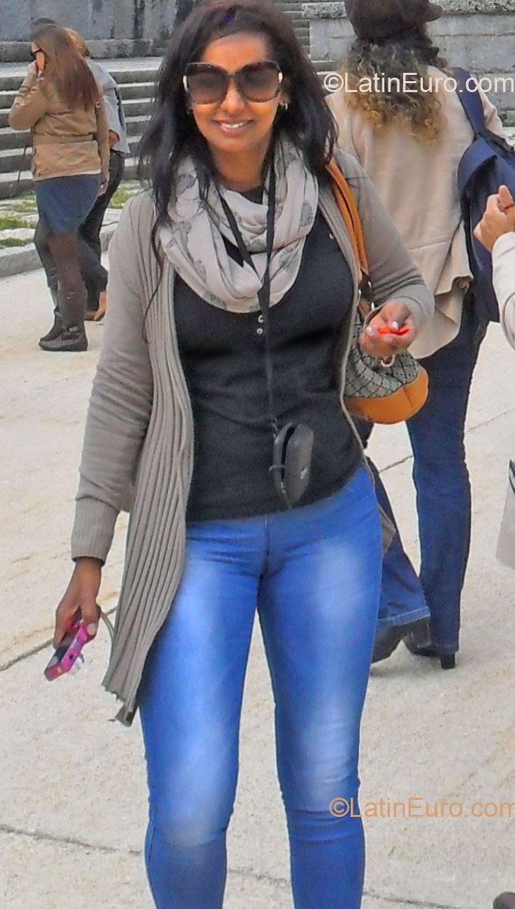 Date this lovely Portugal girl Claudiana from Lisbon PT59