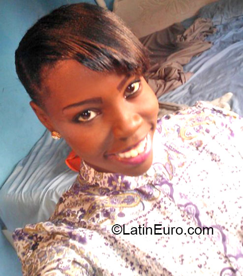Date this lovely Jamaica girl Dedra from Kingston JM1081