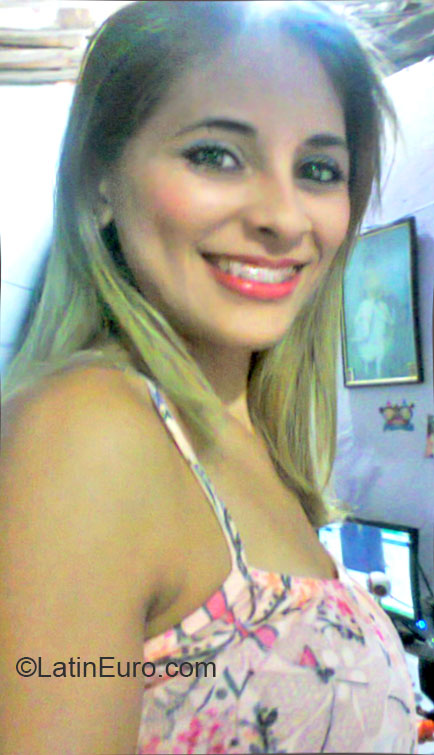 Date this hard body Brazil girl Vagni from Fortaleza BR9500