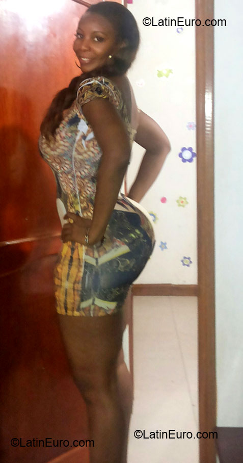 Date this good-looking Colombia girl Nafer from Medellin CO12621