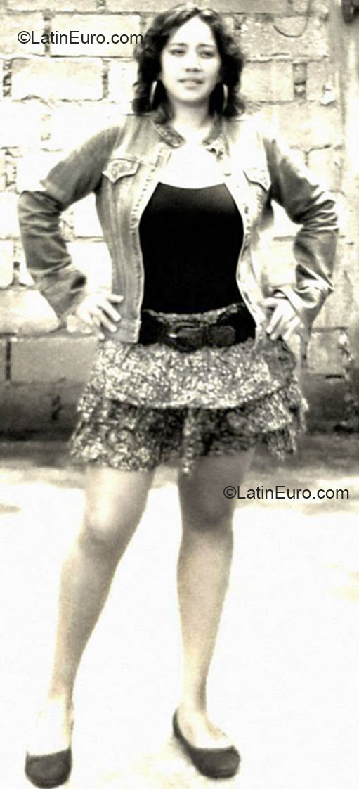 Date this voluptuous Mexico girl Rubi from Valle de Bravo MX1000