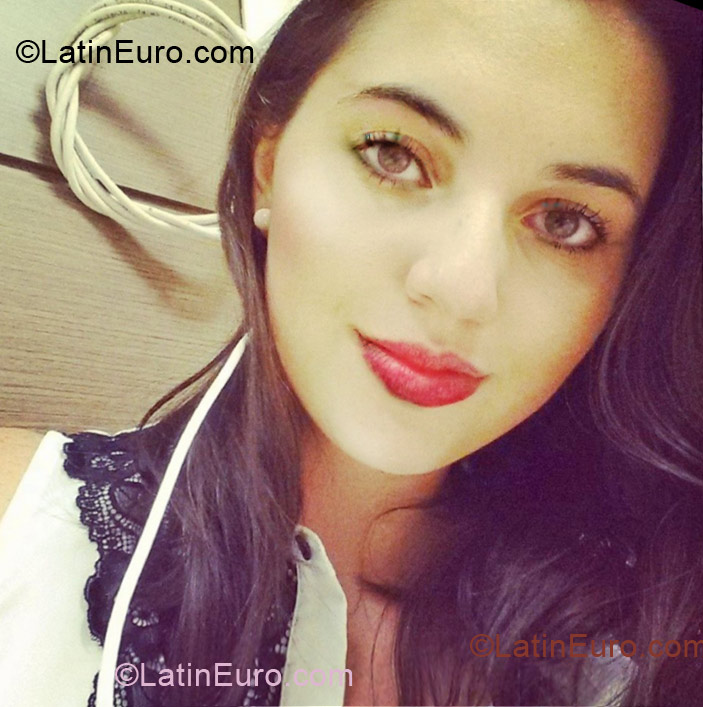 Date this tall Brazil girl Laura from Uberlandia BR7704