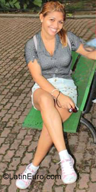 Date this pretty Brazil girl Aline from Rio de Janeiro BR7705