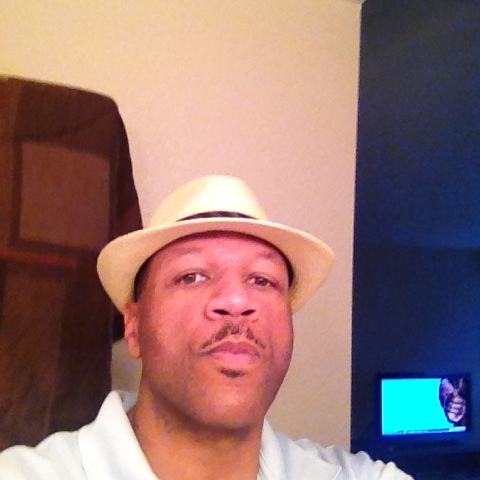 Date this young United States man Silkwine from Santa Rosa US14184