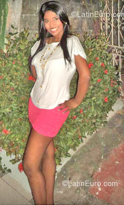 Date this exotic Colombia girl Lissett from Cartagena CO12909