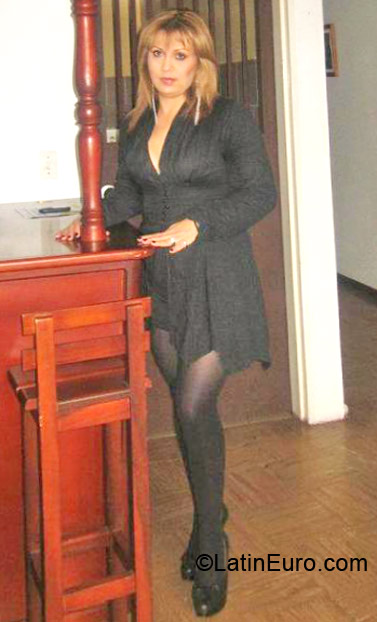 Date this foxy Colombia girl Luzelena from Manizales CO12923