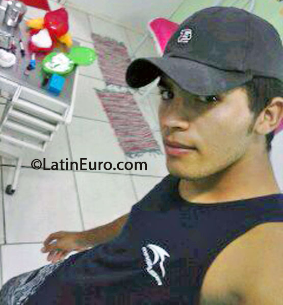 Date this sensual Brazil man Jakson from Ribeiro Goncalves BR7790