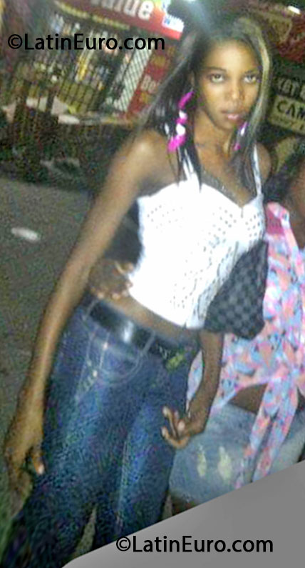 Date this tall Jamaica girl Llecre from Kingston JM1170