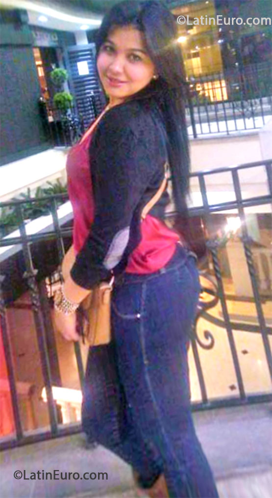 Date this athletic Colombia girl Sofia from Bogota CO13018