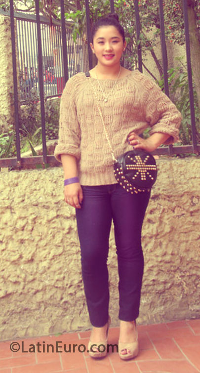Date this foxy Colombia girl Ana from Bogota CO13053