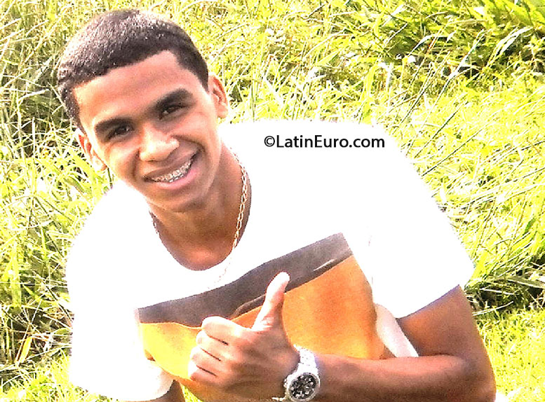 Date this athletic Brazil man Pedro from Belo Horizonte BR7847