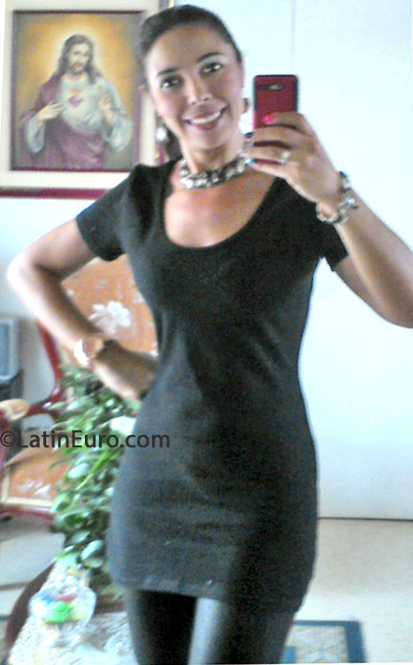 Date this lovely Colombia girl Liliana from Medelln CO13230