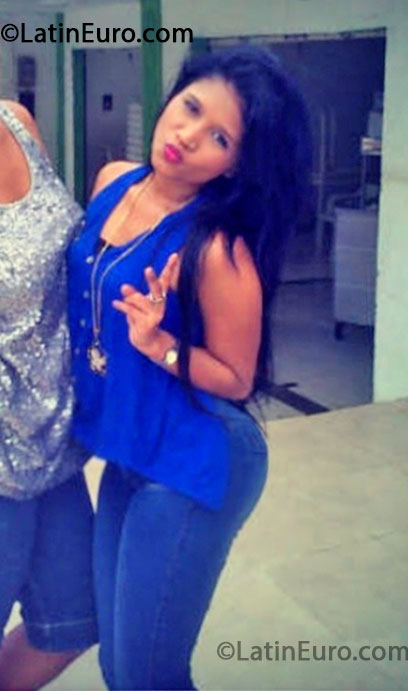 Date this pretty Colombia girl Yeimis from Barranquilla CO13231